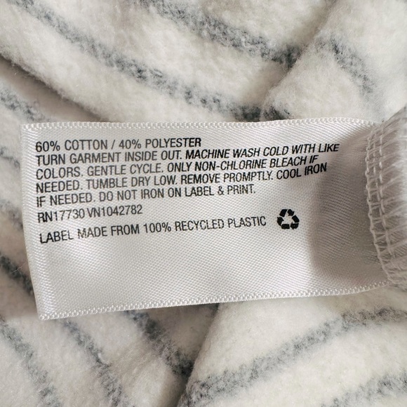 Isabel Maternity by Ingrid + Isabel Maternity “MAMA Sweatshirt - XL - Picture 4 of 4